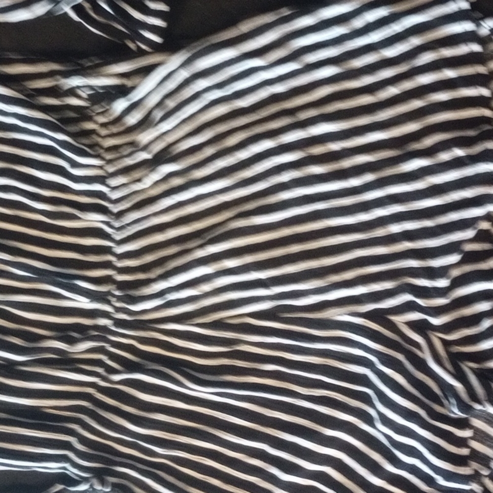 Jumper size small forever 21 black and white horizontal stripes